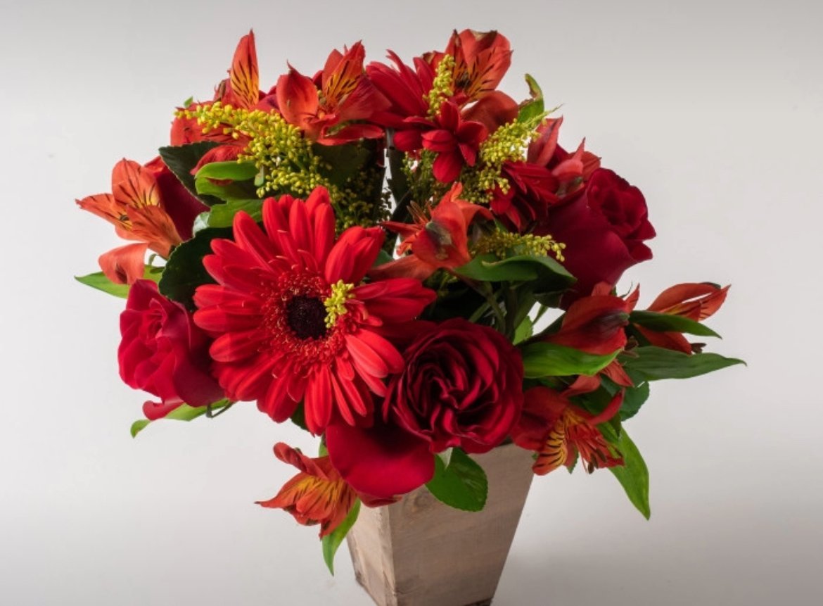 IMG_3644.jpeg Arranjo de Flores Mistas Vermelhas - Imagem 1