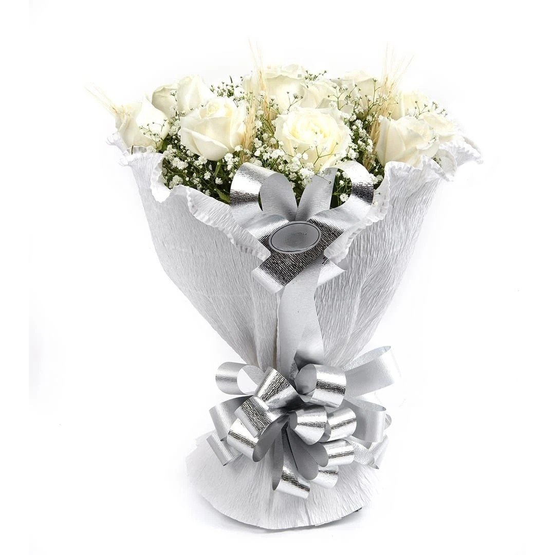 buque-de-rosas-luxo-white-franca-sp-1.jpg Buquê de 12 Rosas Brancas - Imagem 1